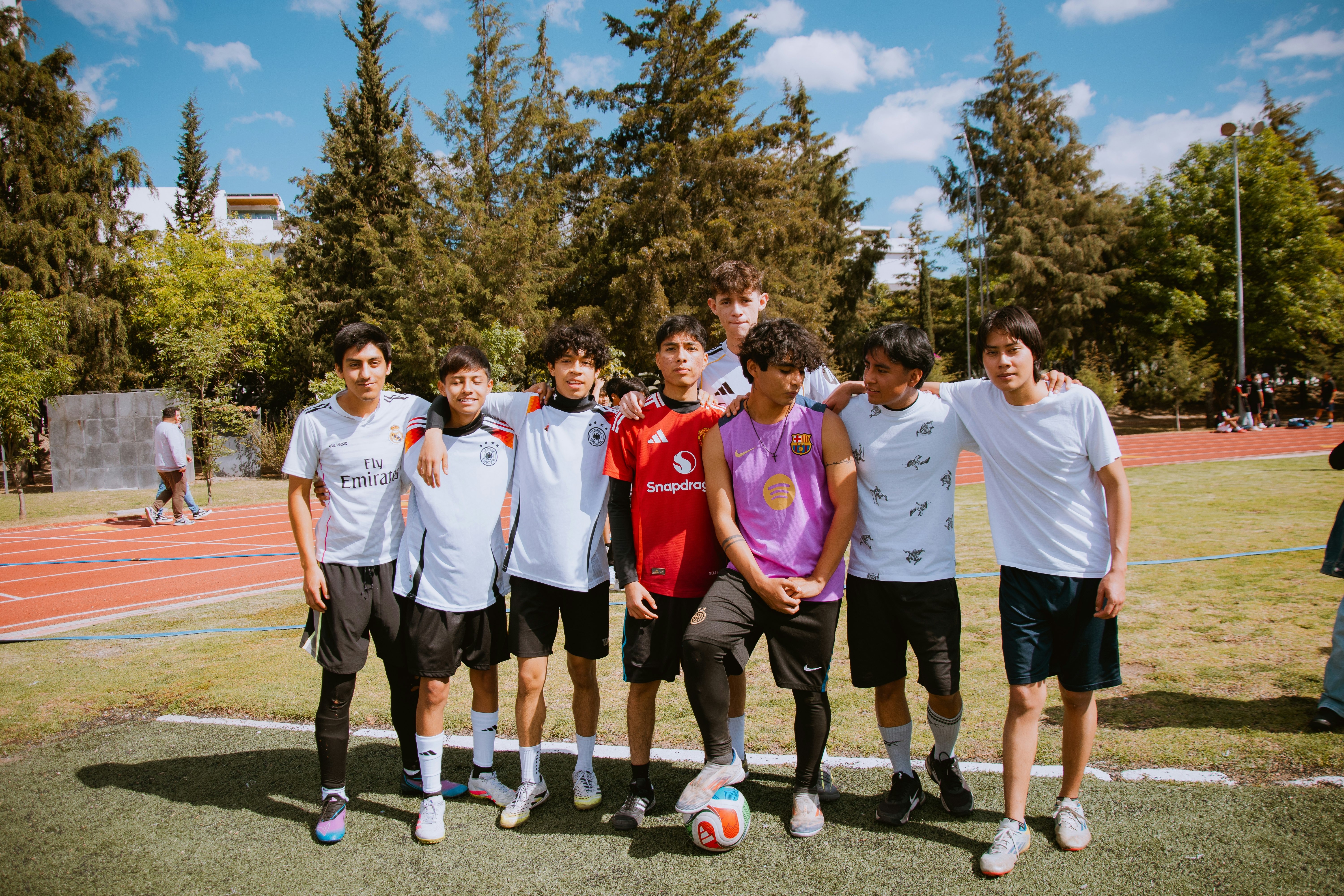 WTT多哈冠军赛 王艺迪3-0郑怡静晋级16强